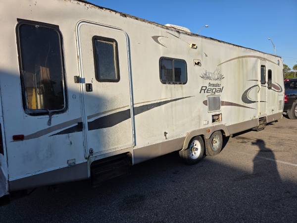 05 FLEETWOOD 33 FT CAMPER / AS IS 1