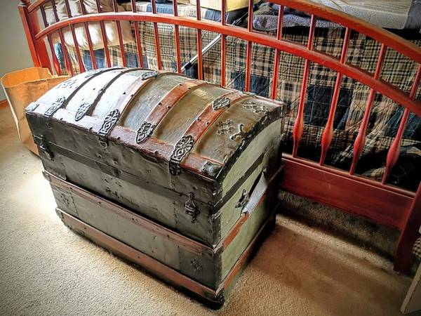 antique dome top trunk 1
