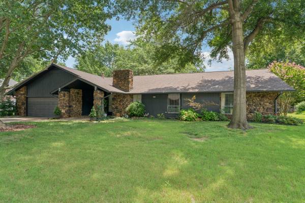 $399,000 / 4br - 2824ft2 - Have you seen it? Home in Broken Arrow. 4 Beds, 2 Baths63982130333570120