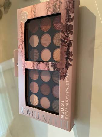 Ellen Tracy 2 pack eye shadows 1