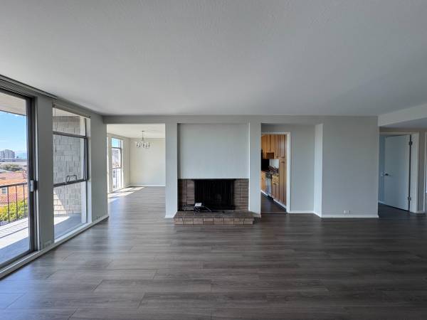 Expansive & Sun-Soaked - TOP FLOOR CORNER 3x2 "Owner's Unit" w/ Views 1