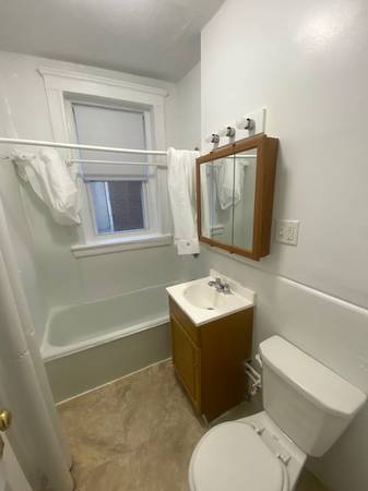 $2,450 / 2br - 650ft2 - Sunny Rooms, hardwood floors, eat-in-kitchen, on Trolley avail. now! (Allston - Brookline Line)63996691853187122