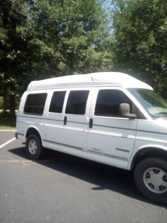 GMC Savana 1500 - $4,50063621706444163121