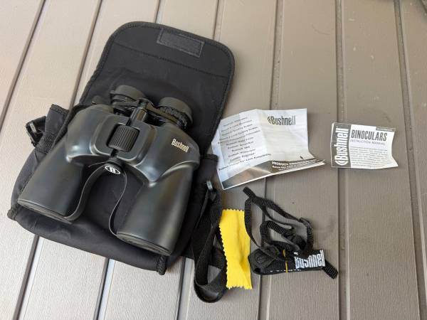 Bushnell 10-30x50 Zoom Binoculars with Case, Manual & Strap 1