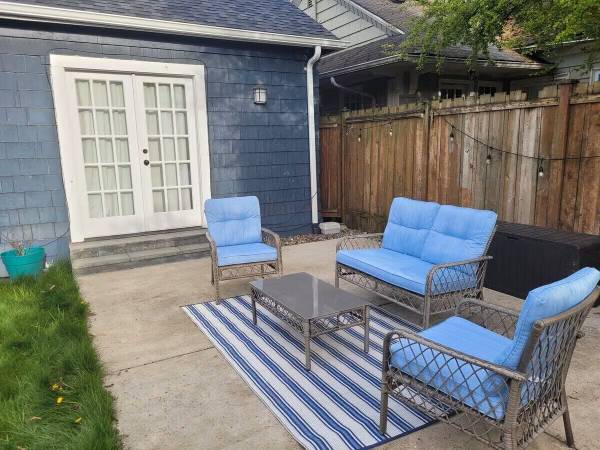 $1,100 / 1br - The Queen Anne Burrow - clean and spacious, private studio64189098321026122