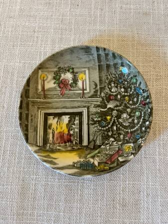 Small Vintage Christmas Dish 1