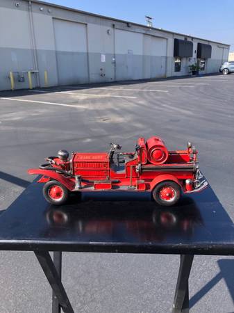 Metal Model Fire Depsrtment Truck “Make Offer” 1