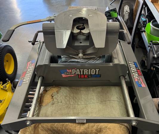 RV 5th Wheel Hitch 1