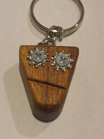 Block head key chain 1