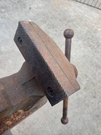 Rock Island vice - $250 (East Hollywood)63471469275905123