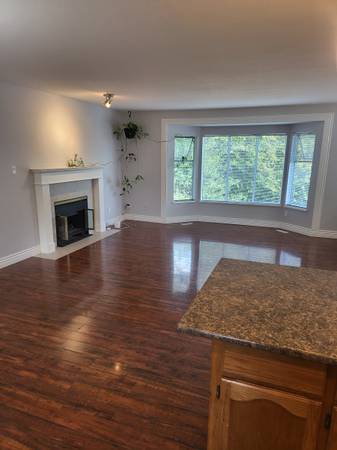 3 Bedroom, 2 Full Baths Upper Level House for Rent- Cloverdale/Langley 1