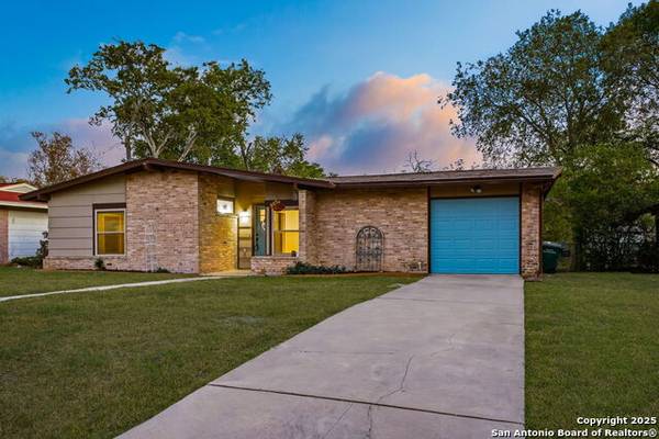 Would you be comfortable in this home? Home in San Antonio. 3 Beds, 2 Baths 1