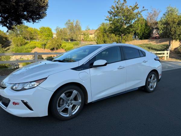 2017 Chevy Volt Hybrid 1