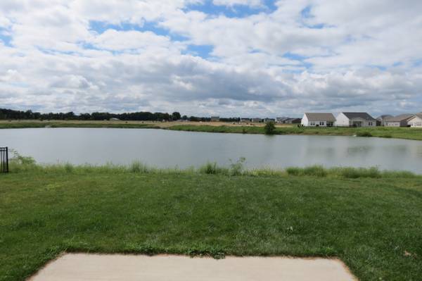 $1,800 / 3br - 1550ft2 - Beautiful 3 bedroom ranch home located in Barrington Lakes SD (lafayette)63680156660737123