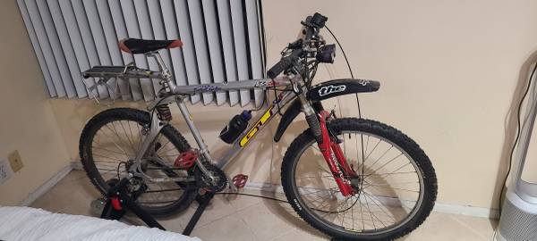 GT LTS-1 Full Suspension Mountain Bike 1