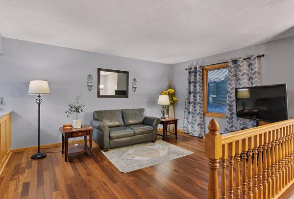 $260,000 / 3br - 1378ft2 - .Where Craftsmanship Meets Comfort—Your Perfect Home Awaits! (Council Bluffs)64021008294787121
