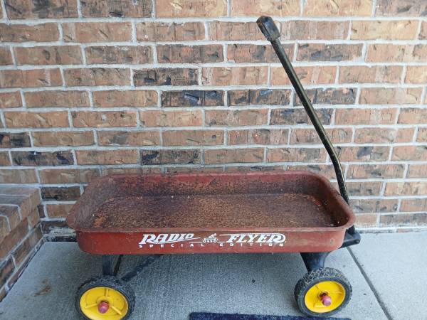 Full Size Radio Flyer Wagon 1