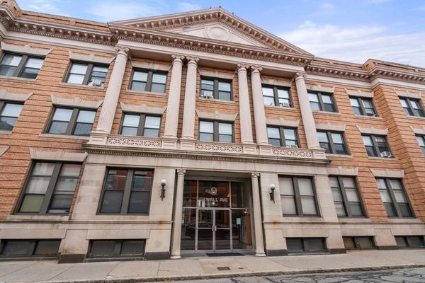 $2,250 / 9999ft2 - Estudio encantador en Brookline con calefacción y agua caliente incluidas – Disponible ahora (Brookline)64213547774467121