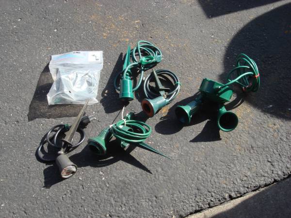 LANDSCAPE STAKE LIGHT HOLDERS 1