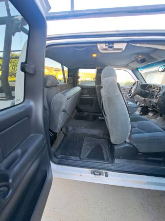 2004 Chevrolet Silverado - Photo 4