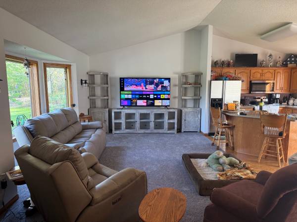 $700 / 4br - Room for rent (Becker)63988649833987120