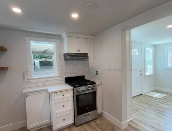 $1,500 / 1br - 554ft2 - Beautiful 1 Bedroom Remodeled Stand Alone Unit Located At Glendale!!! (Glendale)63701185709315123