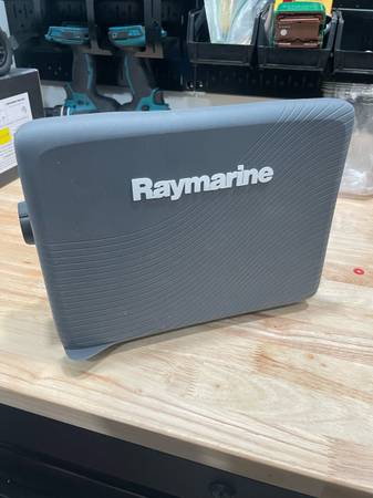 Raymarine a95 headunit 1