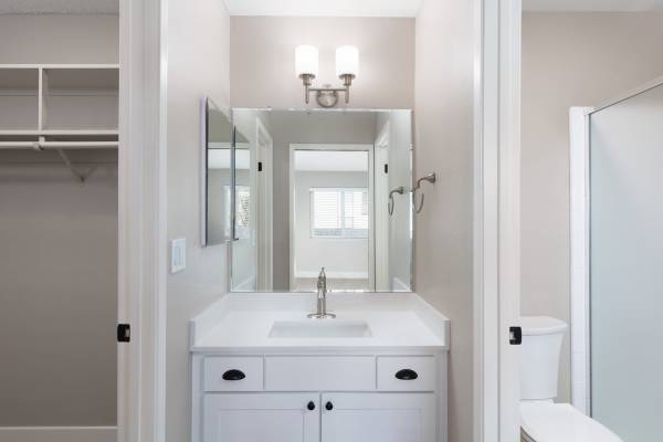 Plush carpets, Entry closet, 1bd 1ba 1