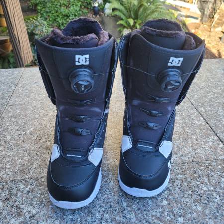 DC lotus snowboard boots size 7.5 women - sporting goods - by