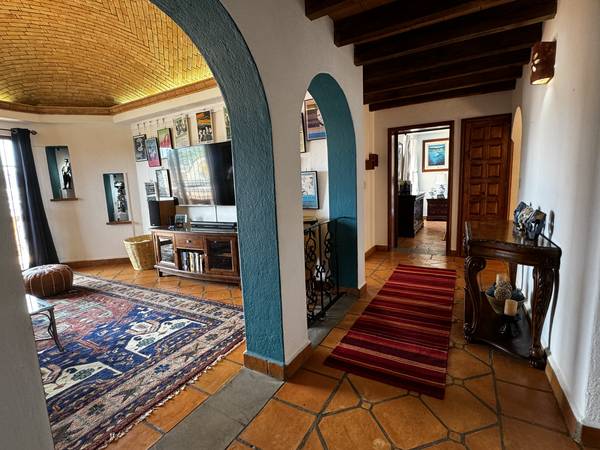 Jewel – Sophisticated Living with Colonial Charm 1