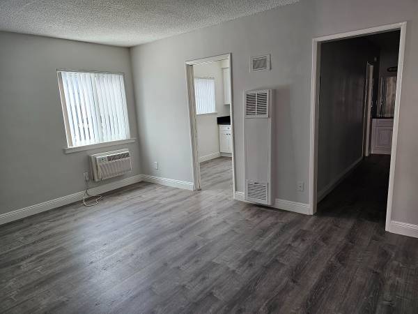 $1,695 / 1br - 700ft2 - Jr 1Bedroom +1 Bath In a great Building (SHERMAN OAKS)63912984175491120