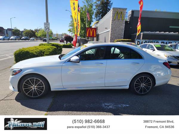 2020 Mercedes-Benz C300 Sedan Un solo dueño Título limpio Bajos kilómetros Como nuevo - $22,999 (fremont / union city / newark)63613878372353123