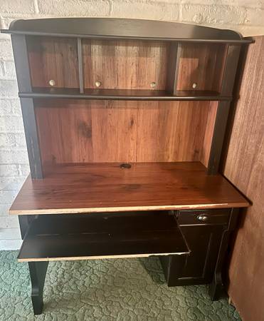 Wood Computer Desk 1