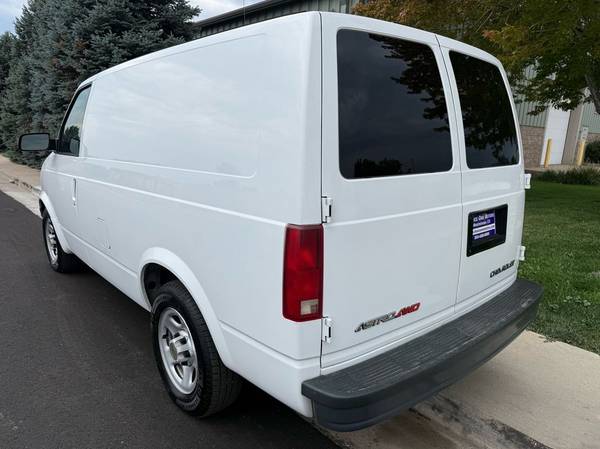 2005 Chevrolet Astro - Photo 3