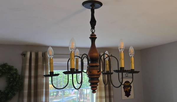 Chandelier 1