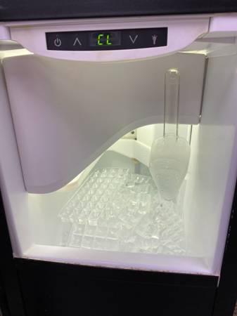 ICE MAKER 1