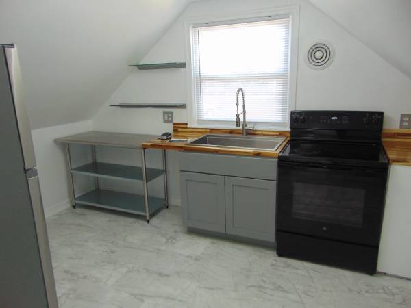 $1,250 / 2br - Apartamento de 2 habitaciones en el piso superior en el este de Medford (Medford)63654692909697123