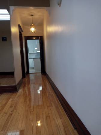 61I2-Lachine-renovated,close to Downtown,very nice and clean . 2