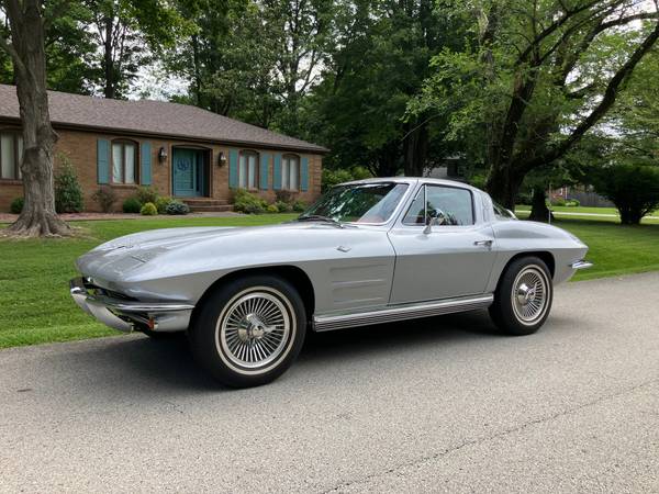 1964 Corvette coupe 1