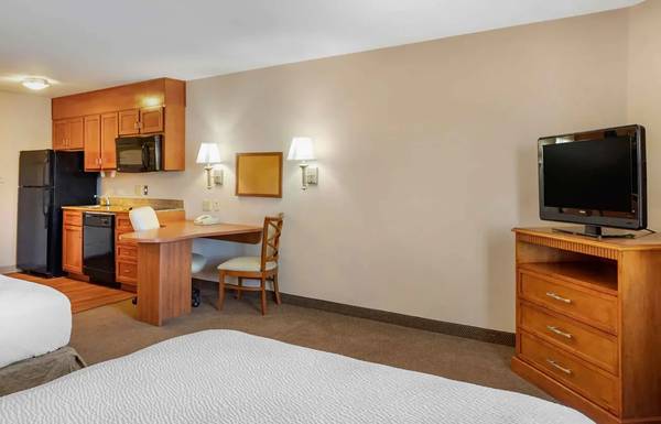 $1,110 / 1br - Your New Apartment Alternative Awaits - 1st Month Manager's Special! (1500 North Sam Houston Parkway East, Houston, TX)63906679576451124