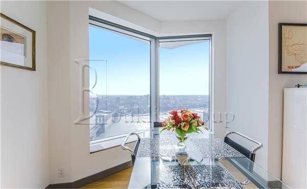 $4450.00 / 1br - BROKER FEE COVERED FORM THE LANDLORD**SWIMMING POOL**TOP FLOORS** (Financial District)63827342351363123