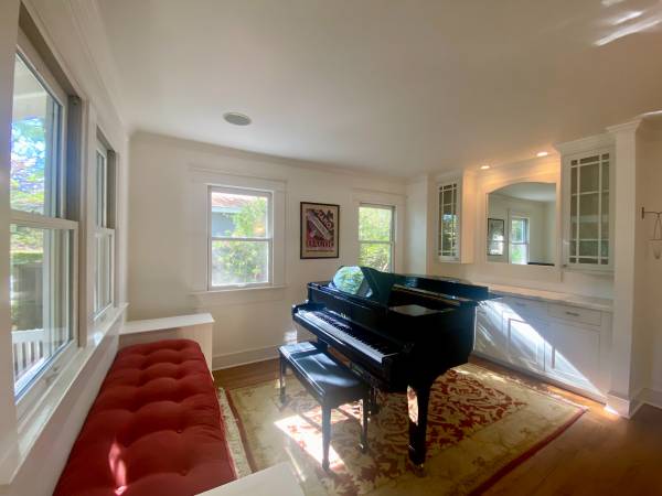 $8,500 / 4br - Downtown Los Gatos Elegant Fully Renovated 4BD Retreat (los gatos)63664219547011124