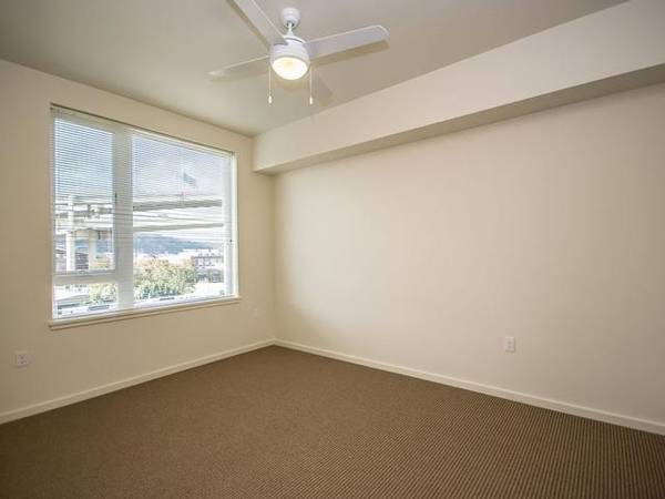 $1,300 / 1br - 690ft2 - Playground, Patio/Balcony, Ample Bike Parking (The Pearl District)63831536911361124