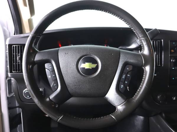 2020 Chevrolet Express - Photo 11