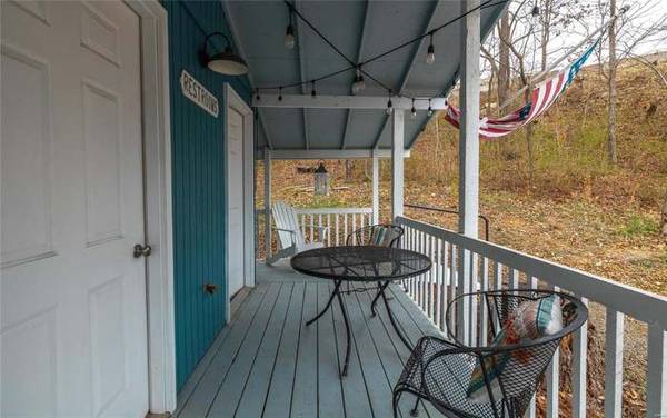 $1,224 / 1br - 600ft2 - . A trail will lead you up to the overflow parking (Cape Girardeau)63845292625921122