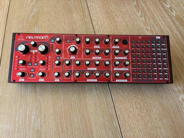 Behringer Neutron Semi-Modular Synth 1
