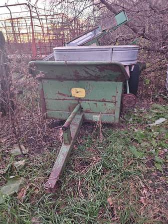 Manure spreader John Deere 1
