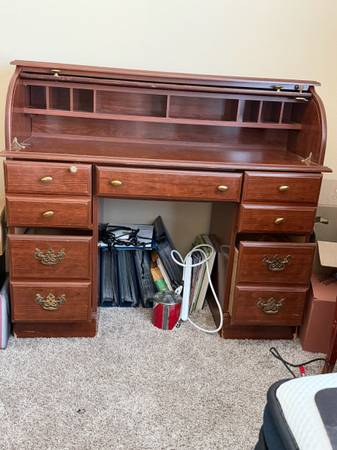 Roll top desk 1