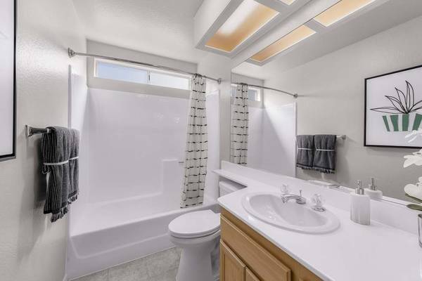 $2,950 / 2br - 900ft2 - Located in San Diego, 2/bd 2/ba, In-Home Washer & Dryer (9870 Mercy Rd, San Diego, CA)63998606370306123