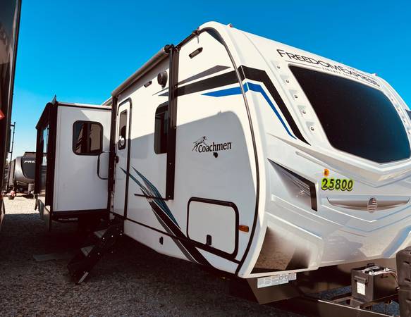 ¡Al por mayor! Remolques de viaje, quintas ruedas, transportadores de juguetes, ¡AHORRA! - $1 (11722 N Hwy 99)63471405656067124